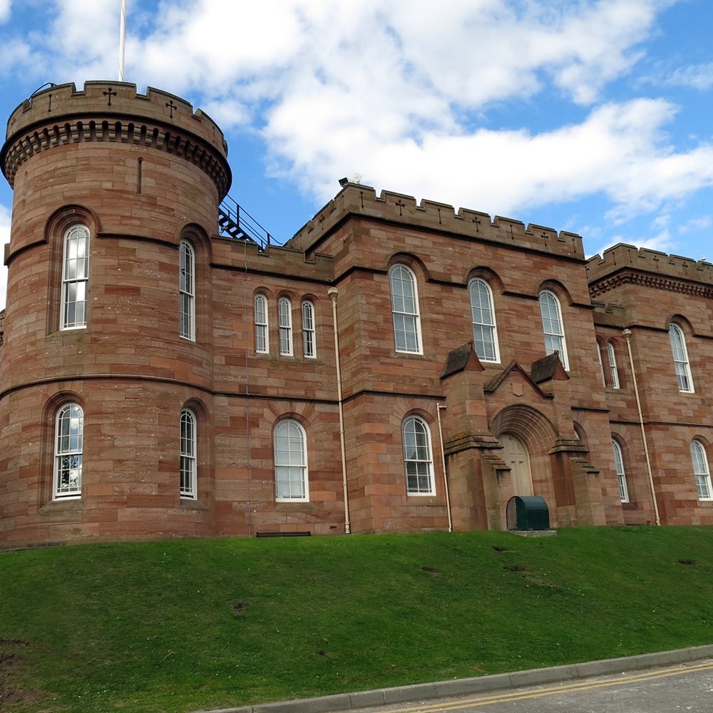 Inverness Sheriff Court - https://commons.m.wikimedia.org/wiki/User:Enric